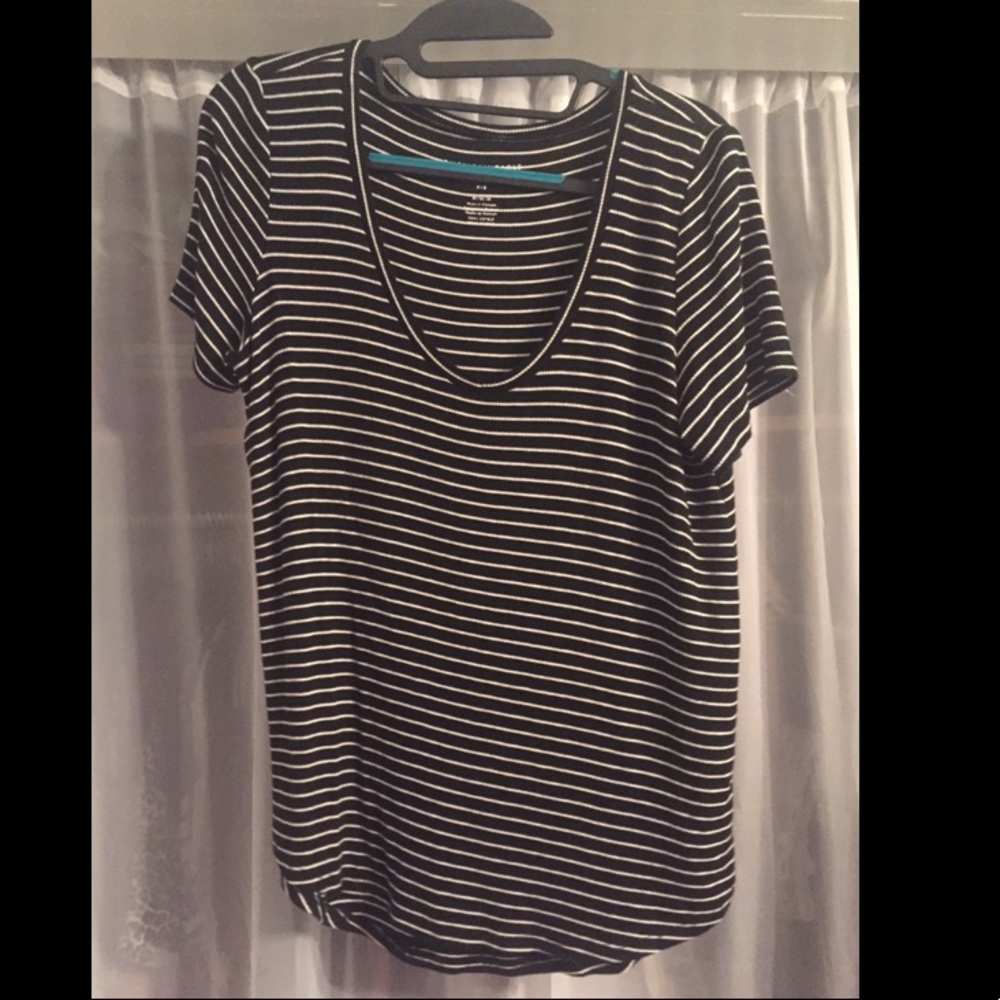 American Eagle B&W ribbed top